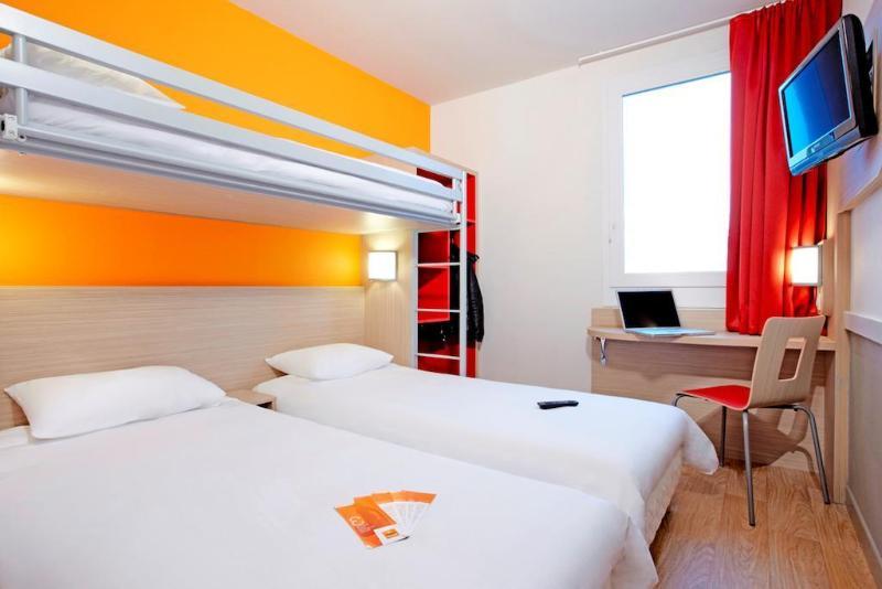 Saint-Avit  Kyriad Direct Mont De Marsan - St Avit מראה חיצוני תמונה